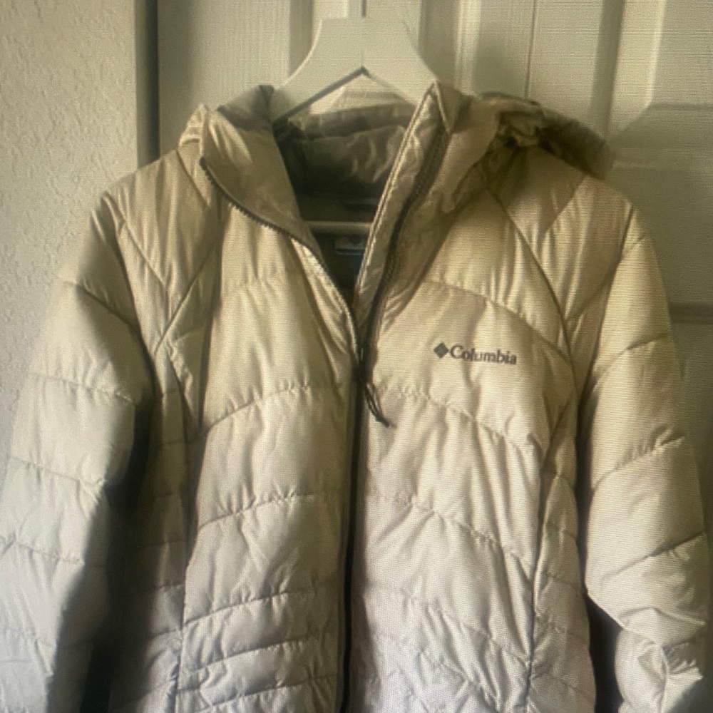 Columbia Women’s Light Cream Long Puffer Hooded Coat Size Large